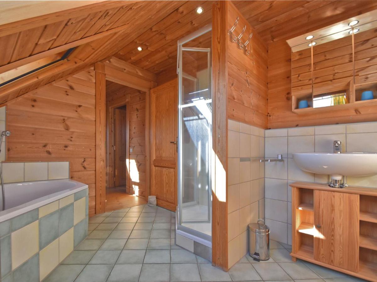 Comfortable Holiday Home With Hot Tub Teunz ภายนอก รูปภาพ