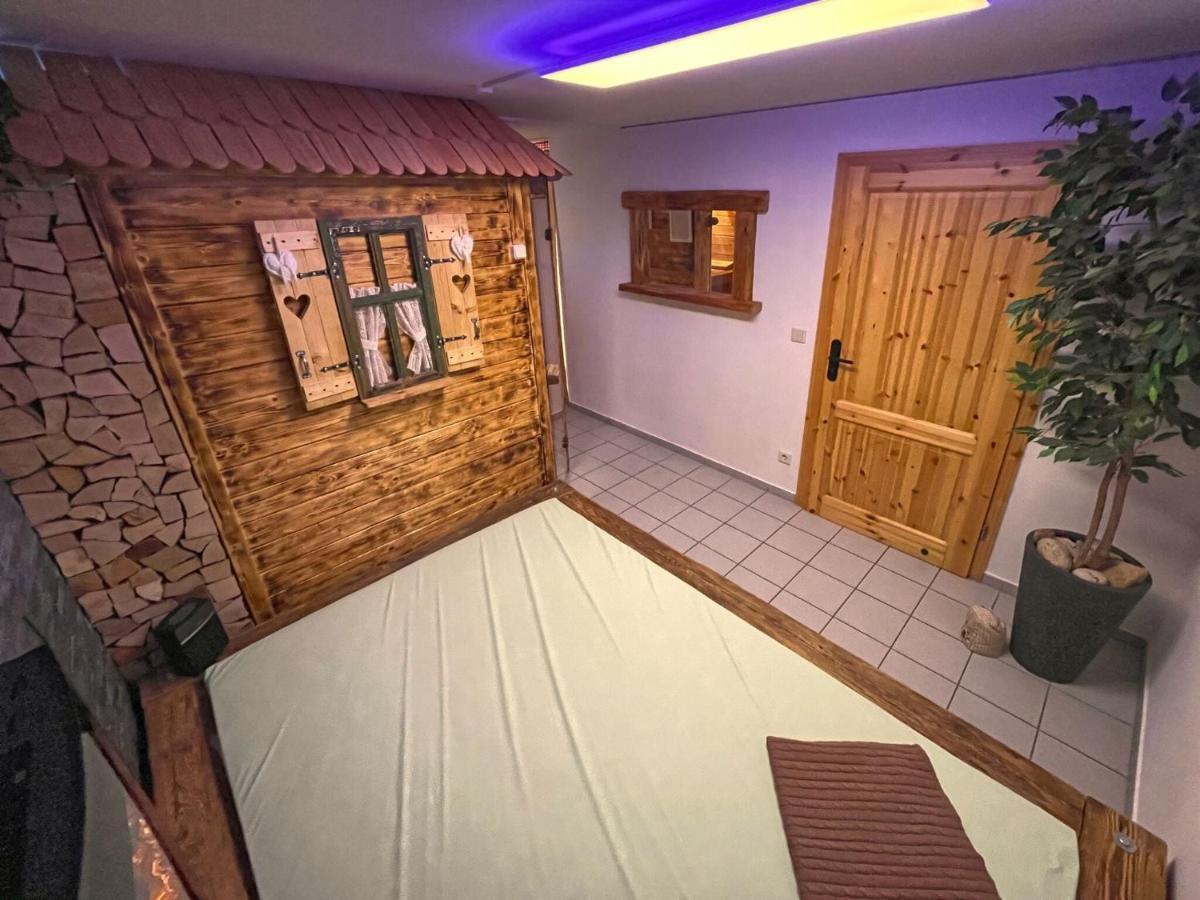 Comfortable Holiday Home With Hot Tub Teunz ภายนอก รูปภาพ